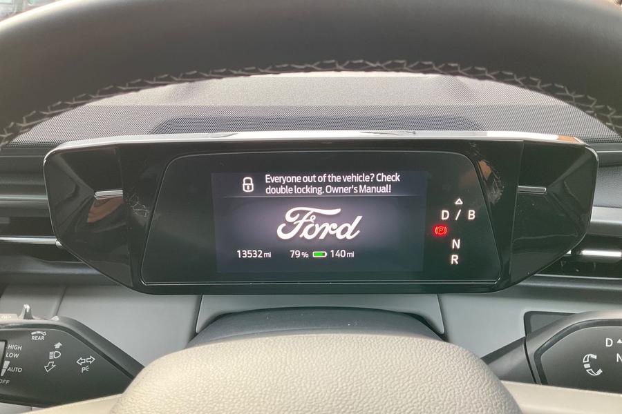 Ford EXPLORER Photo autoimg-f0b9b9621dc4e8663b01ef10aec647052660a3a2.jpg