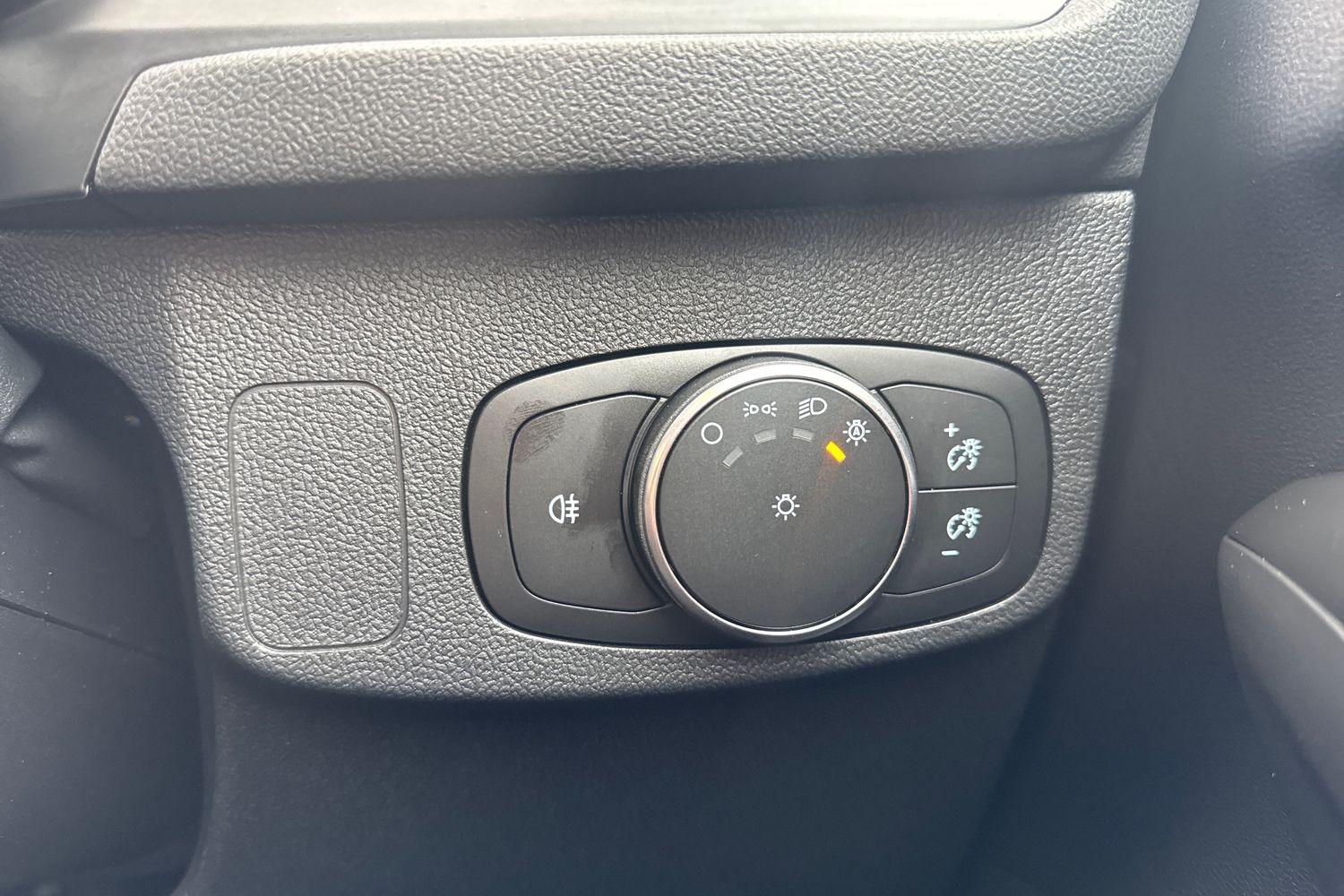 FORD FOCUS Photo 31