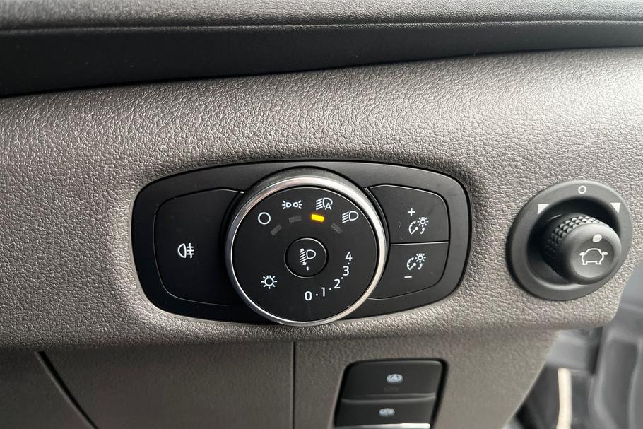 Used Ford E-TRANSIT 9