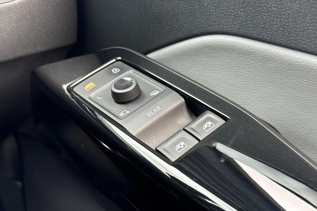 VOLKSWAGEN ID.3 Photo 42