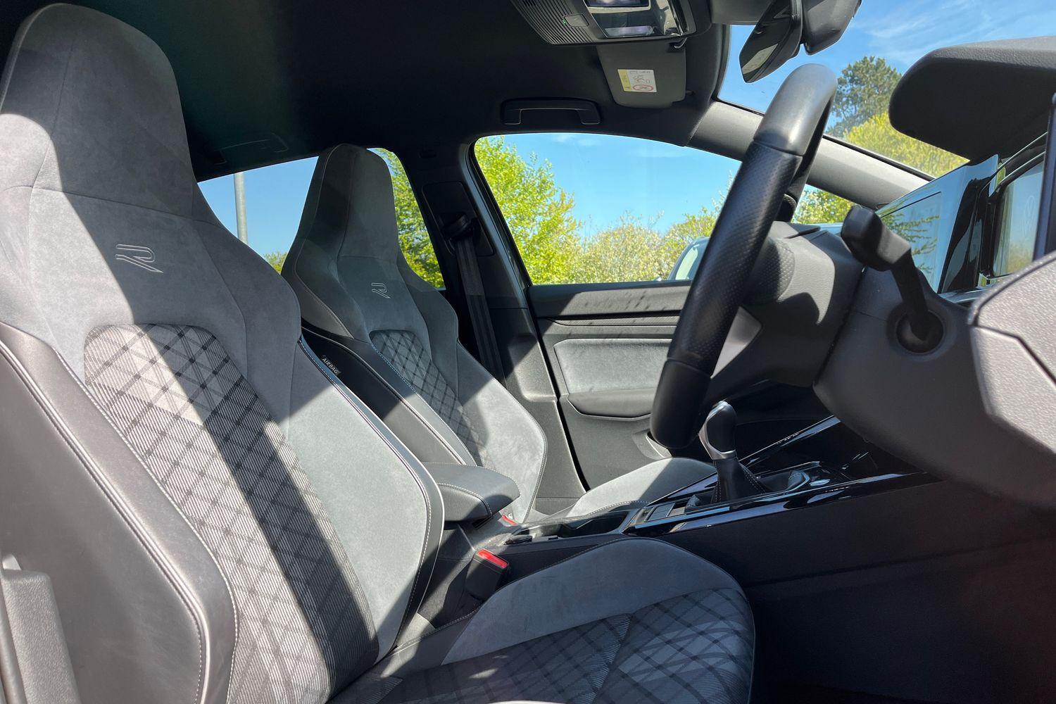 Volkswagen Golf Photo 16
