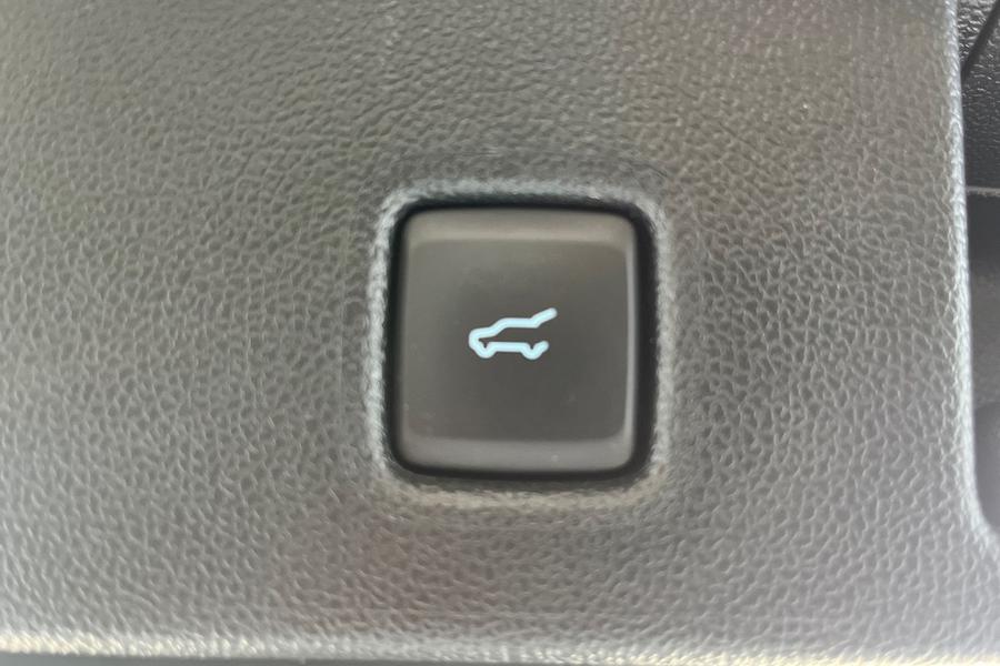 Ford Kuga Photo autoimg-f0c0f6722268c436317473ad442e6d0a55fa81eb.jpg