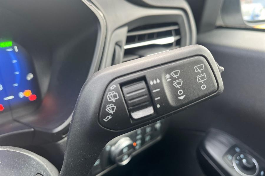 Ford KUGA Photo autoimg-f0c3a37370681ad6dbd46ea488fe0daa519df00d.jpg