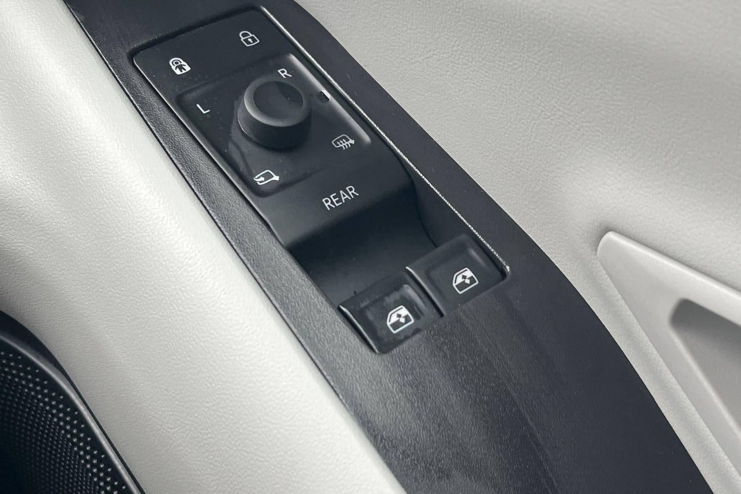Ford Explorer Photo 15