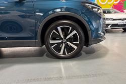VOLKSWAGEN Tiguan Photo 5