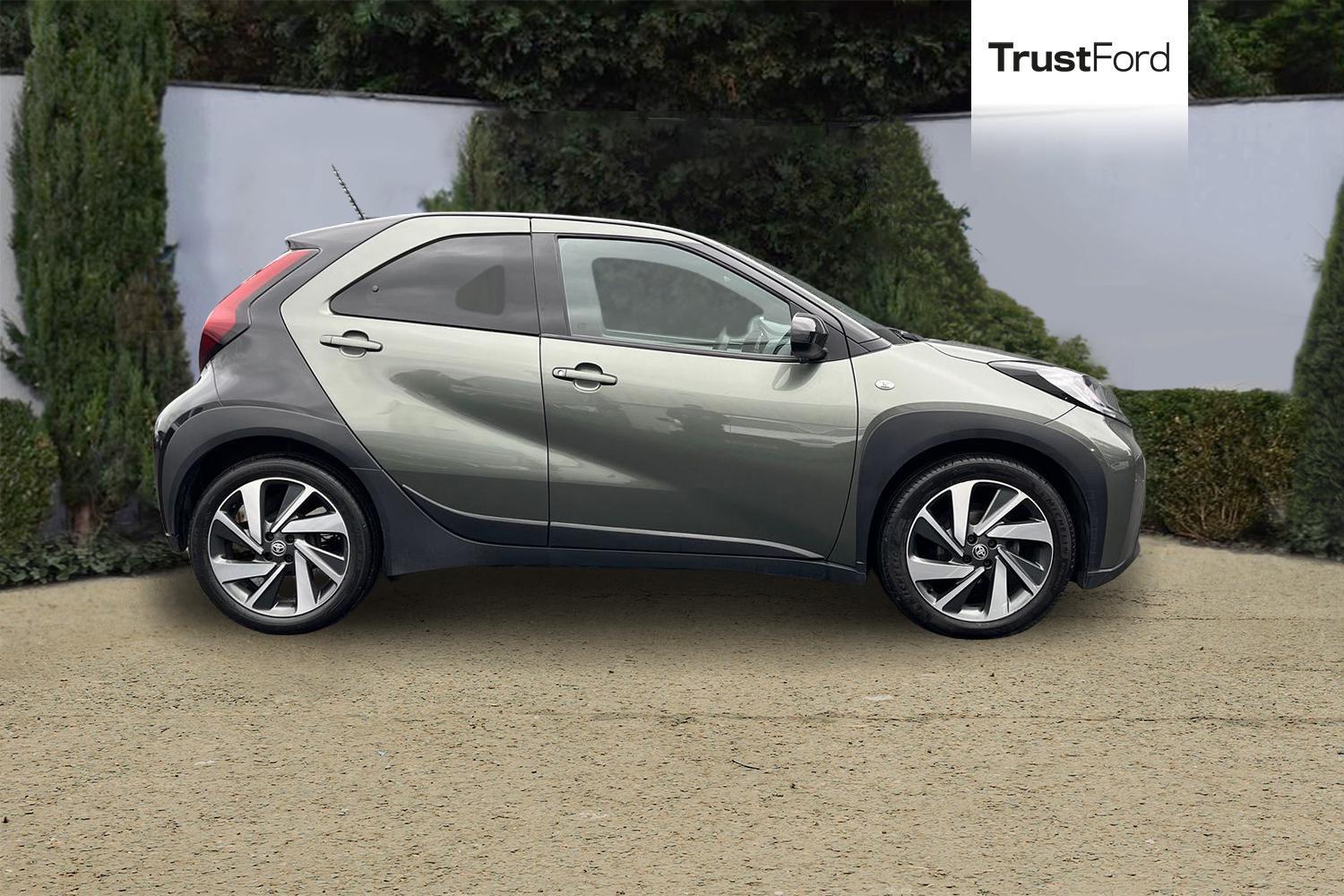 Toyota AYGO X Photo 2
