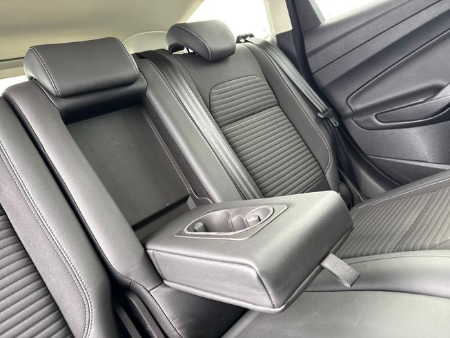 FORD Kuga Photo 24