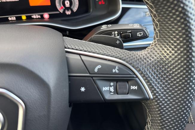 Audi SQ8 Photo 17