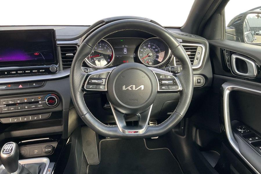 Kia ProCeed Photo autoimg-f0da1ab7b1bae2cf8630ecd8fa96c7a6e2dd4d00.jpg