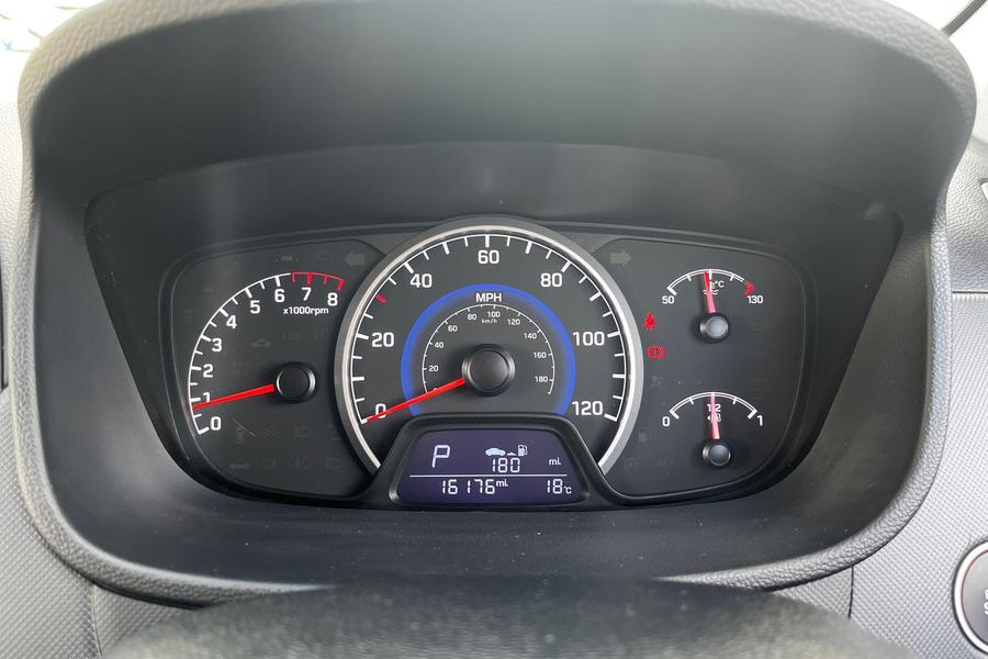 Hyundai i10 Photo autoimg-f0de200841ebab94540bb4d32d5c1d8243e4aa06.jpg