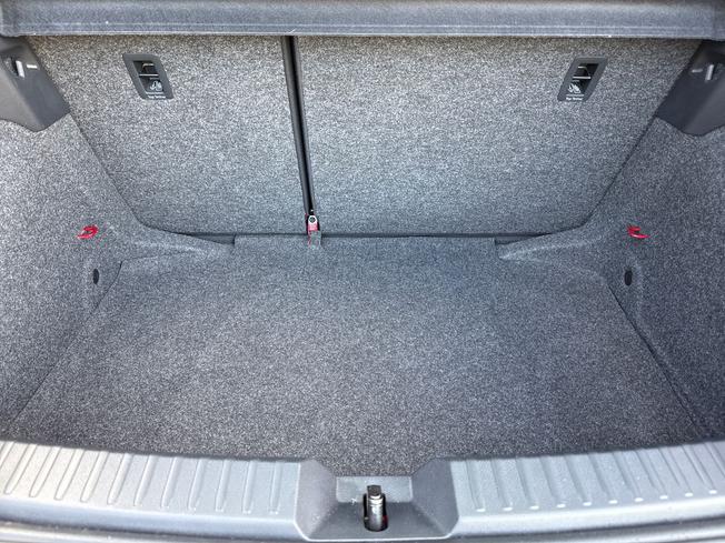 SEAT Ibiza Photo 12
