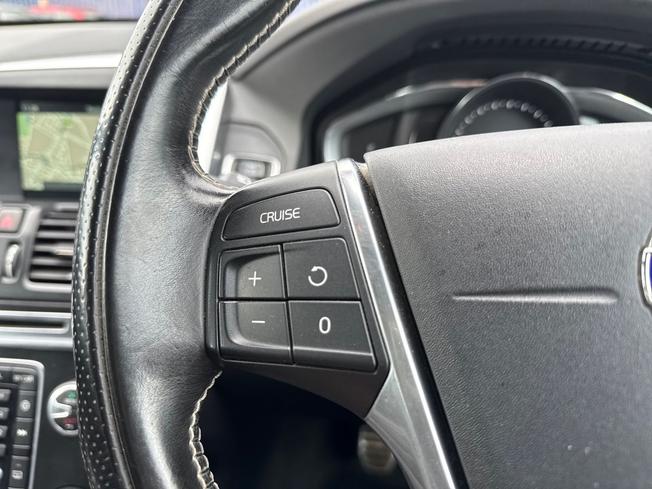 VOLVO XC60 Photo 16