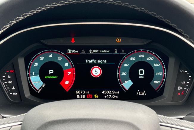 AUDI Q3 Photo 15