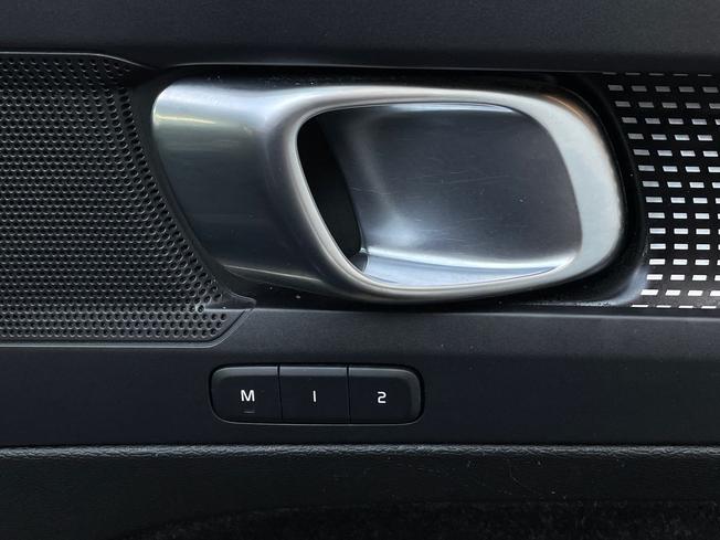 VOLVO Xc40 Photo 31