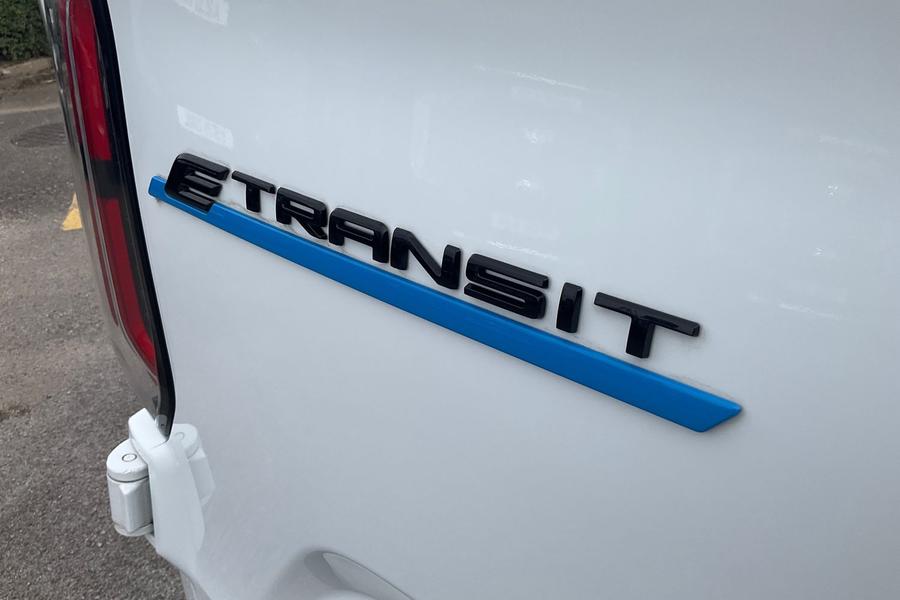 Ford E-Transit Custom Photo autoimg-f0e94aace75cebecefcc6a00b22e71894090e7e5.jpg