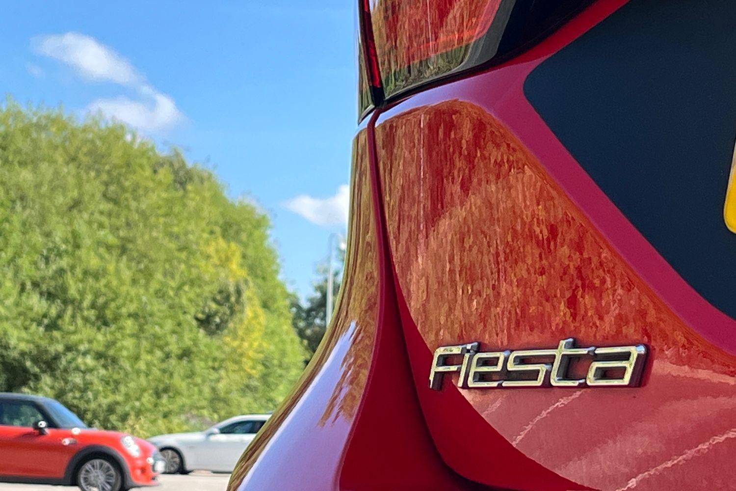 Ford Fiesta Photo 38