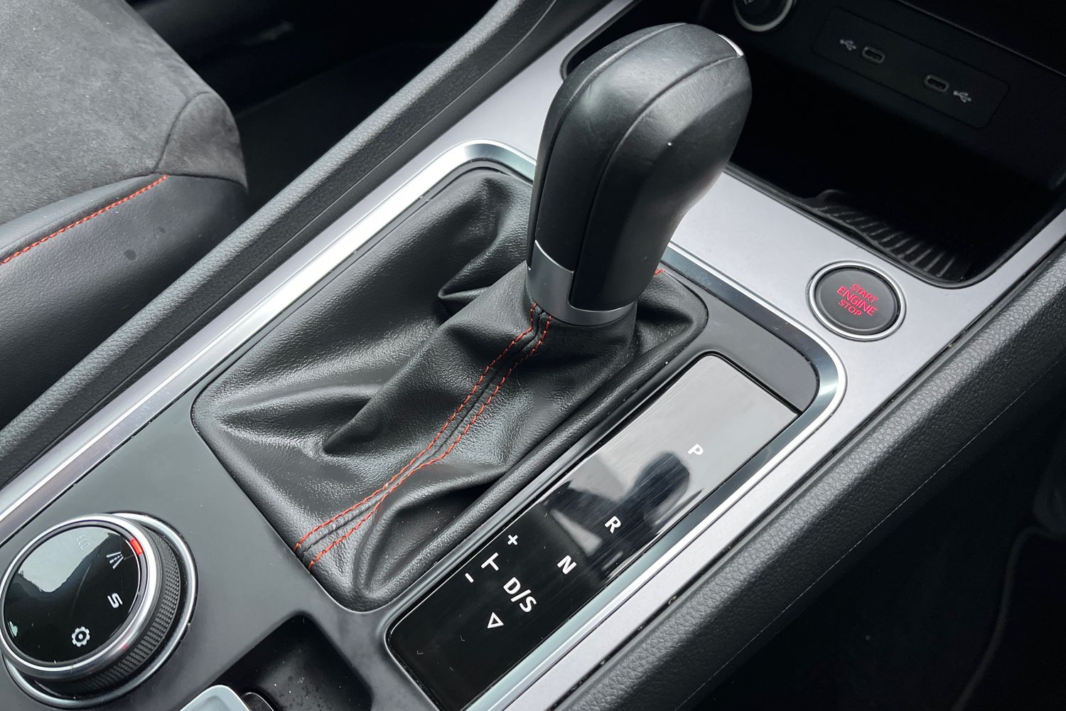 SEAT ATECA Photo 36