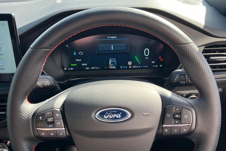 Ford KUGA Photo autoimg-f0ed9e436cbe5e3fe08e1242ec92e8a9c07e0a13.jpg