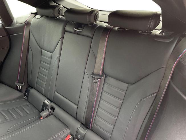 BMW I4 Photo 9