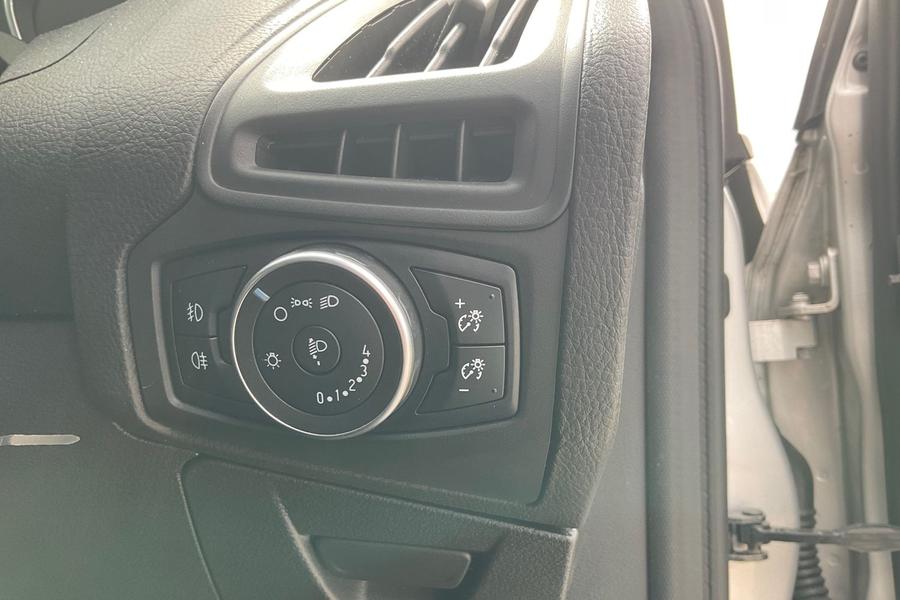 Ford FOCUS Photo autoimg-f0f77499171c1008dc307ec822972e21d00f8837.jpg