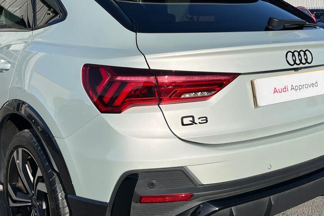 AUDI Q3 Photo 29