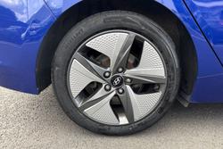 HYUNDAI IONIQ Photo 5