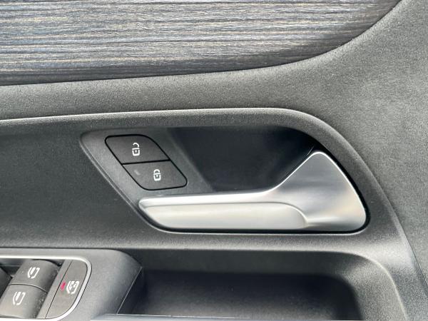 Mercedes-Benz EQB Photo autoimg-f0ff55d8b7c33d145a6a8eeed36bd48fc2526bbd.jpg