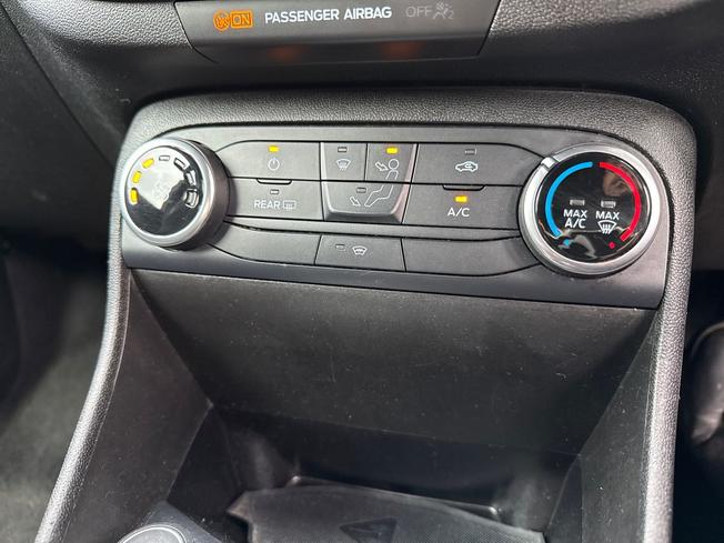 FORD Fiesta Photo 33