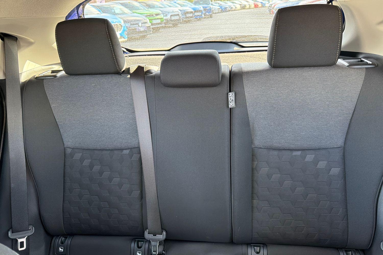 Toyota Yaris Photo 32