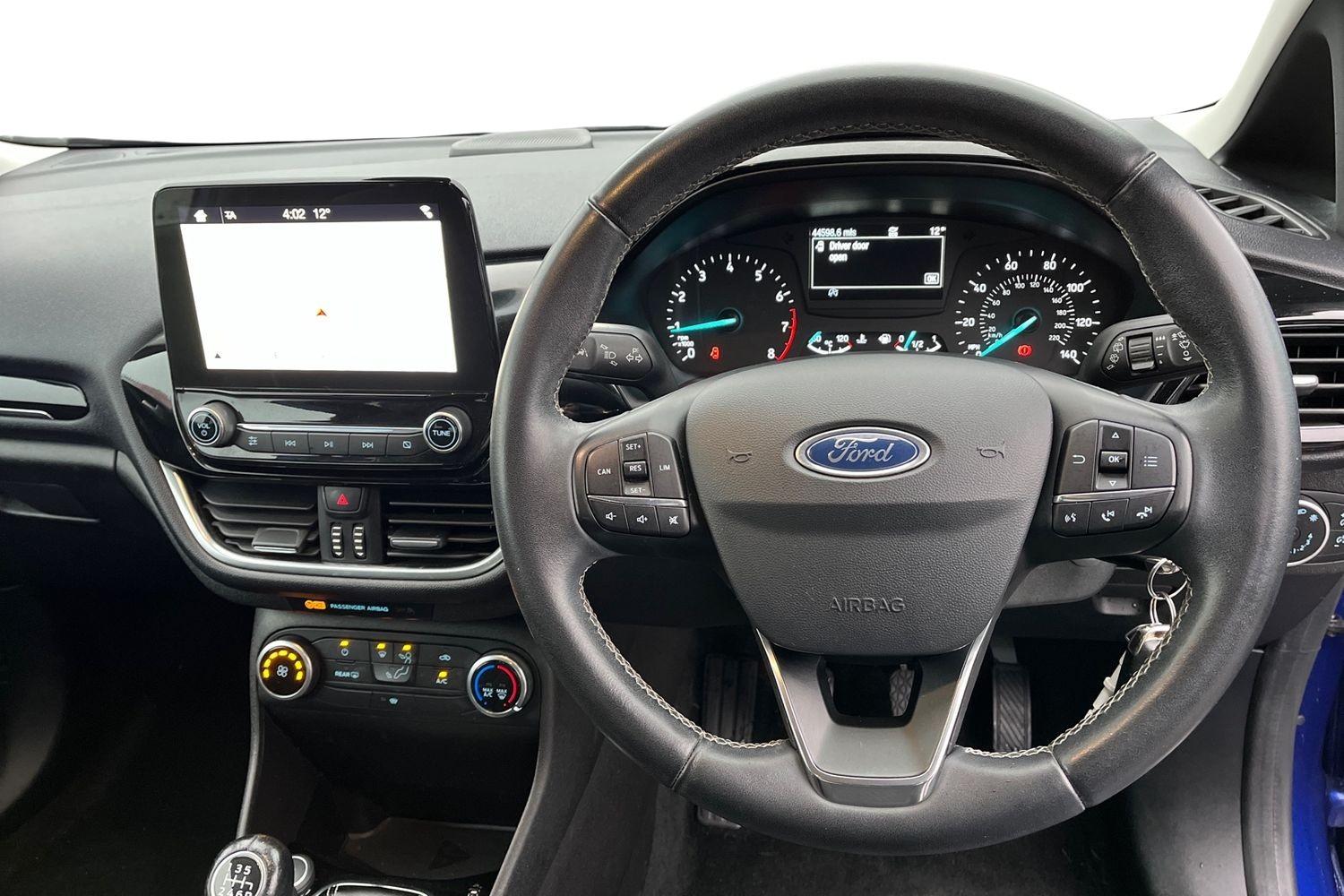 Ford FIESTA Photo 10