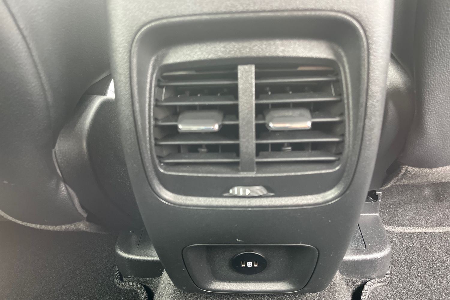 Ford KUGA Photo 35