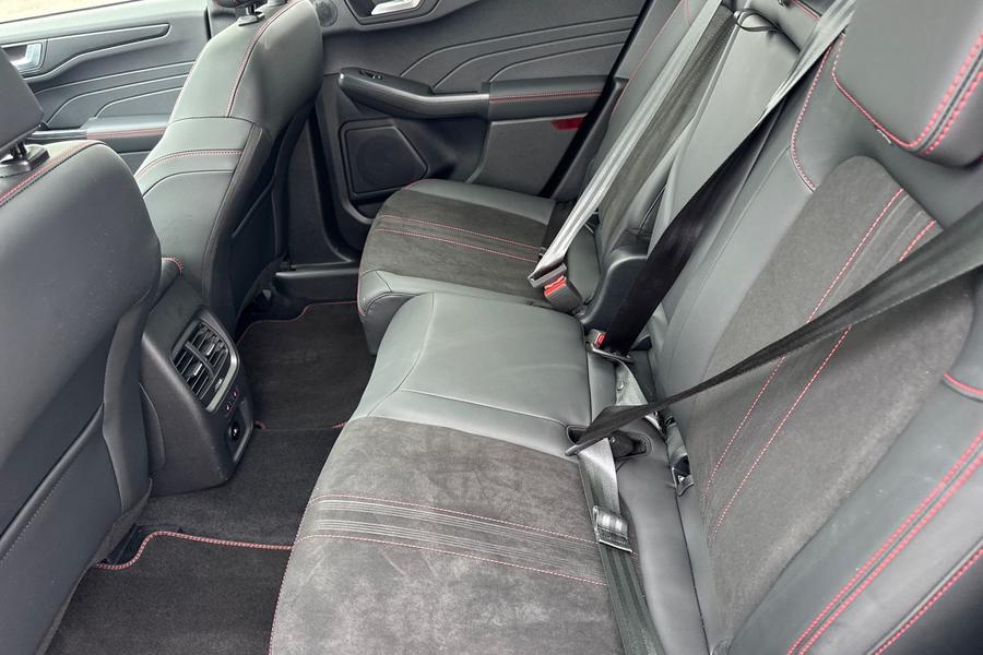 Ford KUGA Photo autoimg-f103daf5dd23391260833886f62d759aae5f6b54.jpg