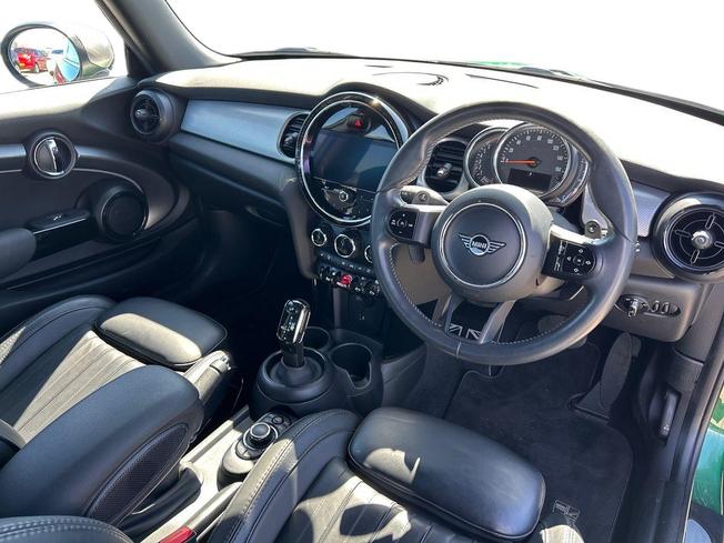 MINI Hatch Photo 6