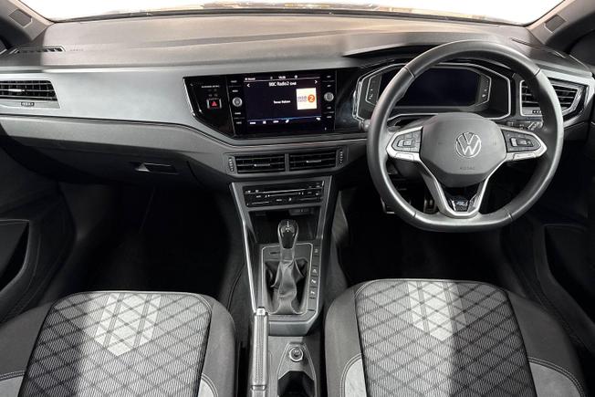 VOLKSWAGEN Taigo Photo 10