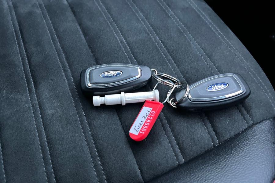 Ford KUGA Photo autoimg-f106404a9fdc0960084e264d9f6fb11c48ea244c.jpg