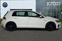 VOLKSWAGEN Golf Photo 4
