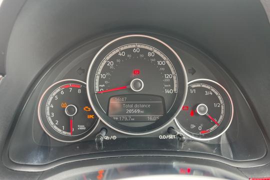 Volkswagen up! Photo autoimg-f10be511e1e036f9a1da424fa8aba7aced0b8c38.jpg