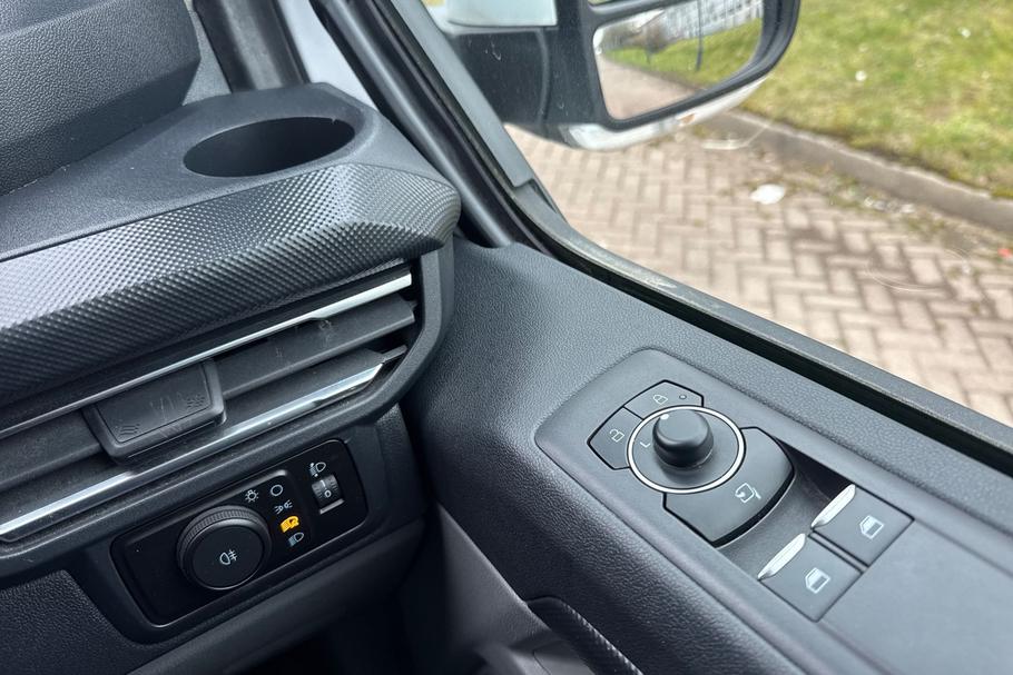 Used Ford TRANSIT CUSTOM DS24MXD 38