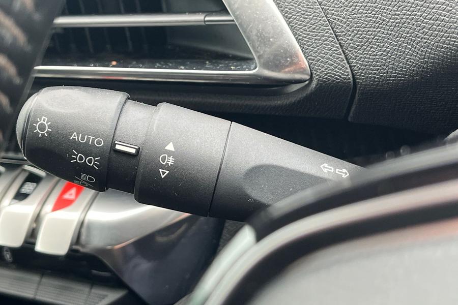 Peugeot 5008 Photo autoimg-f10d820ead3eca421f0529a22579abacffefc5f9.jpg
