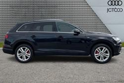 AUDI Q7 Photo 4