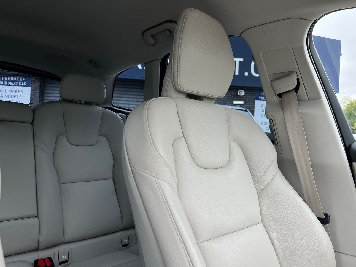 Volvo XC60 Photo 35