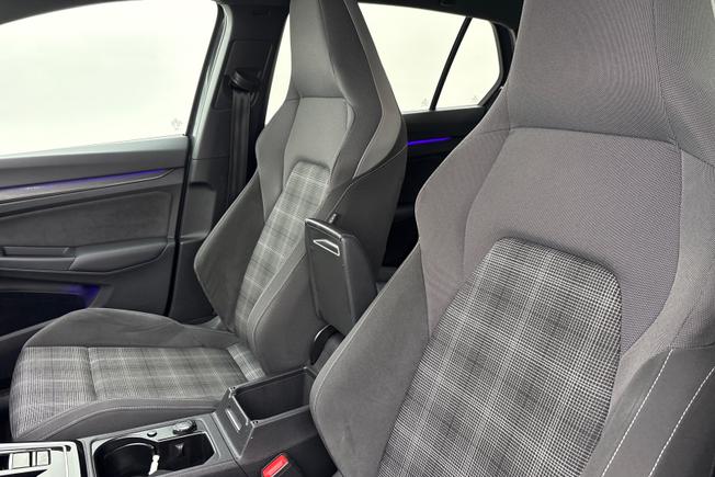 VOLKSWAGEN Golf Photo 29