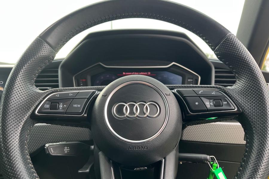 Audi A1 Photo autoimg-f11e66055d80eb915e3486e510c9a59b4bc54a5f.jpg