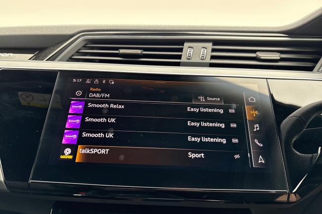 AUDI E-Tron S Photo 13