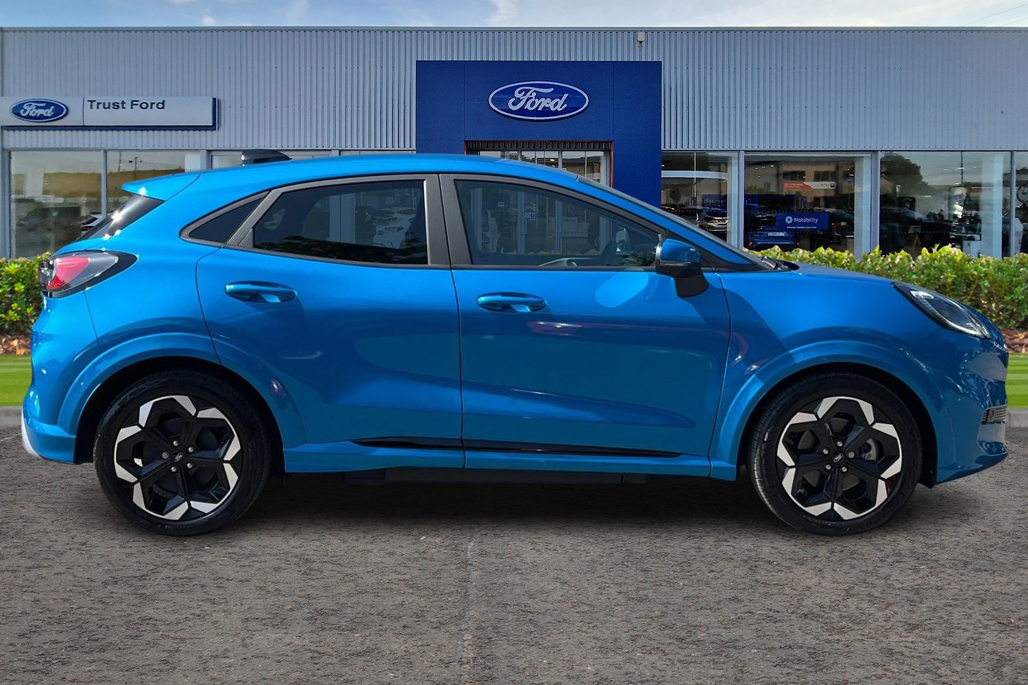 Ford PUMA GEN-E Photo 2