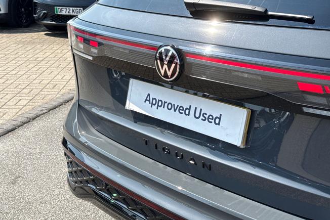 VOLKSWAGEN Tiguan Photo 21