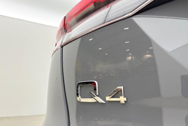 Audi Q4 Photo 23