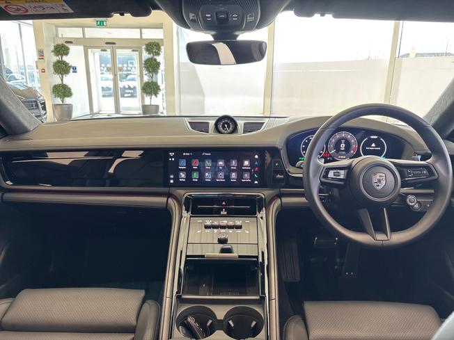 PORSCHE Panamera Photo 27