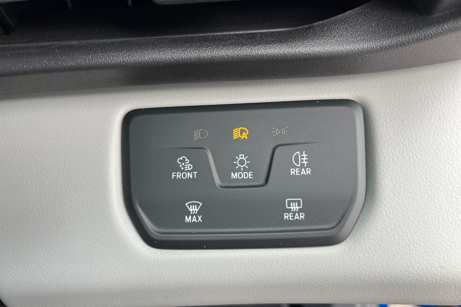 Ford Explorer Photo 31