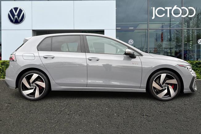 Volkswagen Golf Photo 4